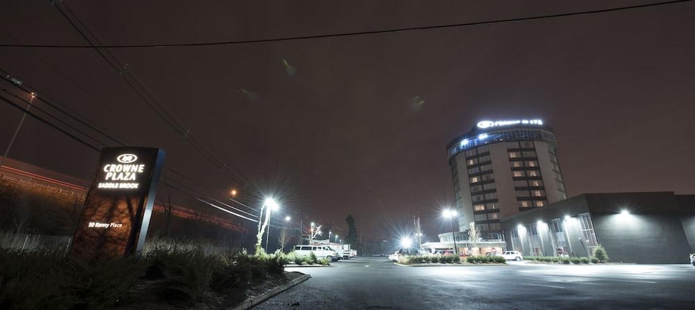 كراون بلازا سادل بروك باي آيتش جي المنطقة الخارجية