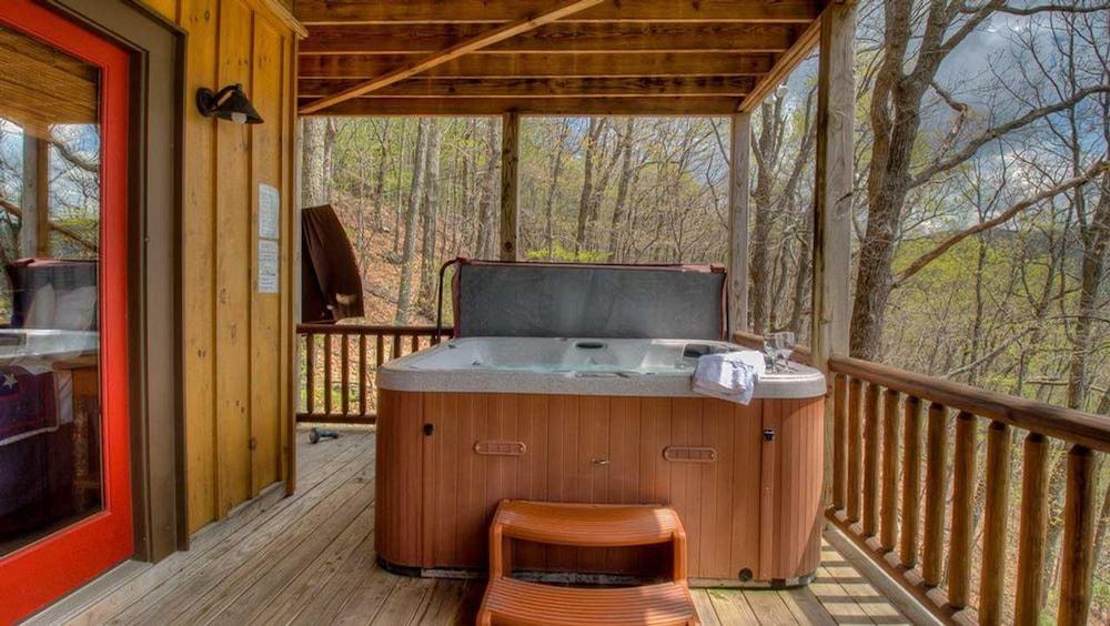 Chestnut Lodge by Escape to Blue Ridge