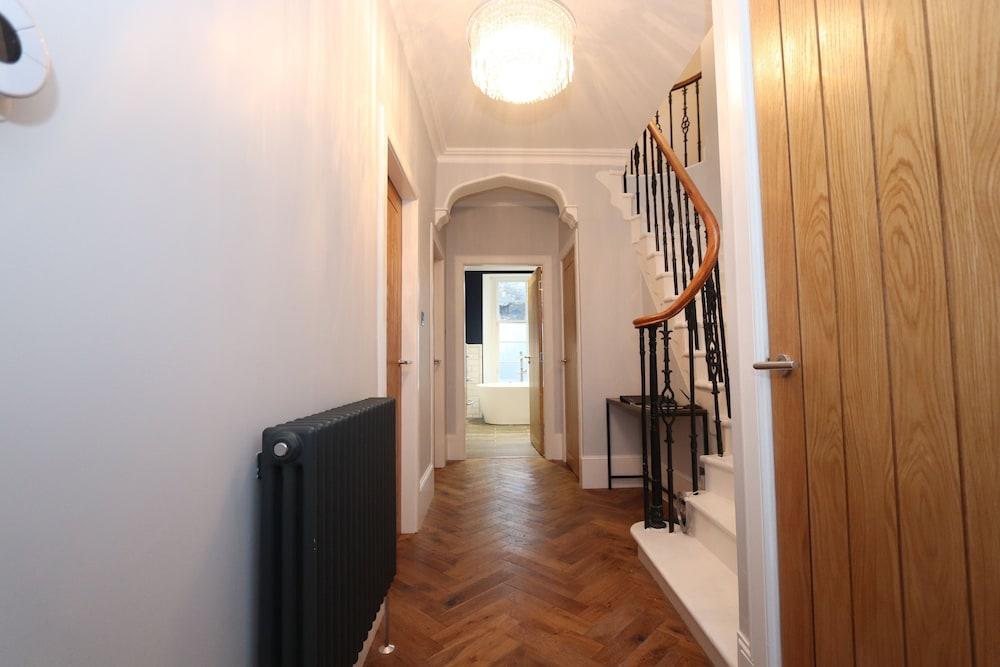 Dollar Apartments at 41