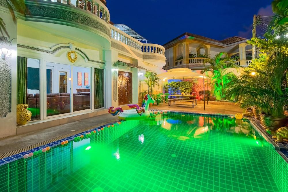 راتانا فيلا - باتايا هوليداي هاوس ووكينج ستريت زحليقة مائية