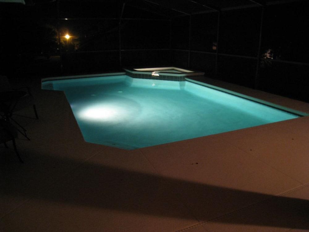 Stunning 4 bed Villa With South Facing Pool and spa With no Immediate Rear Neighbors - 309 Waterslide