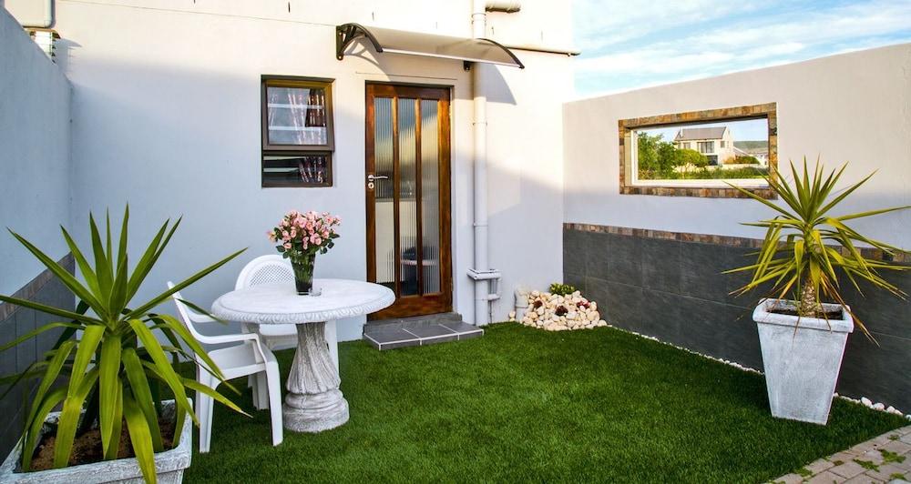 هوليداي جيستهاوس لانجيبان غرفة