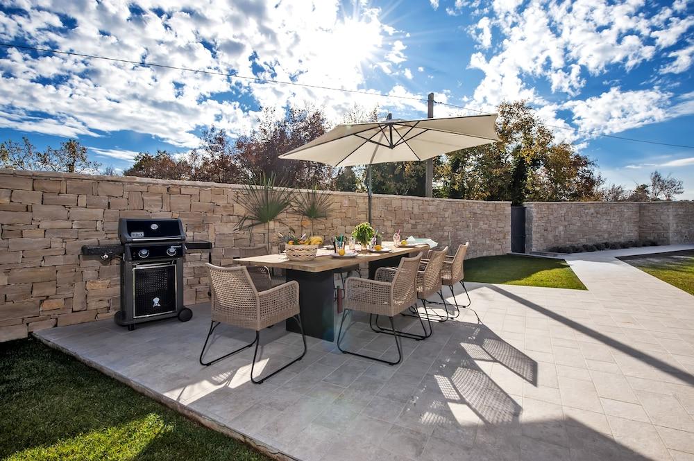 فيلا ريناتا ويذ بول آند سونا منطقة شواء/نزهات