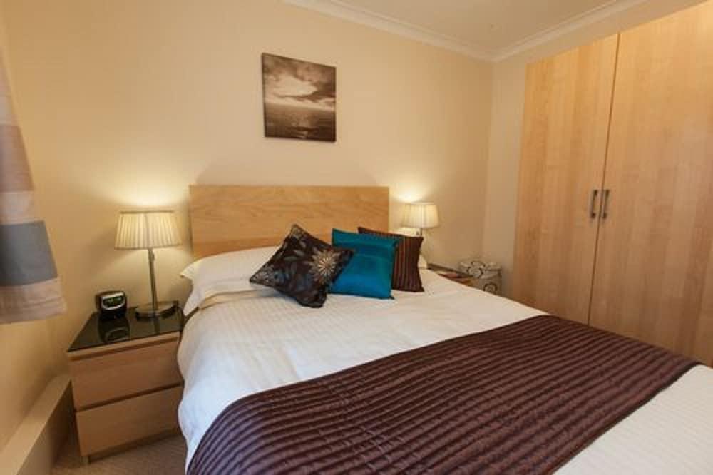 Cedars Apartment Room