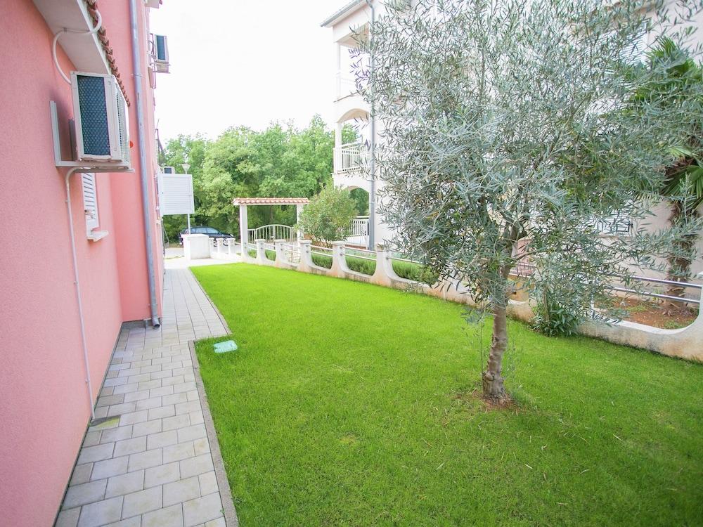 Nice Decorated one Bedroom Apartment With Terrace