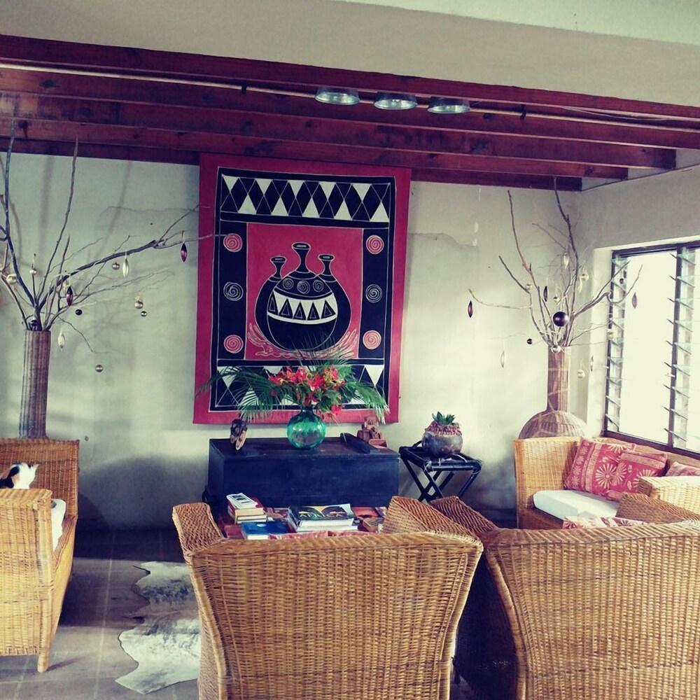 نورمان كار كوتيدج داخلي