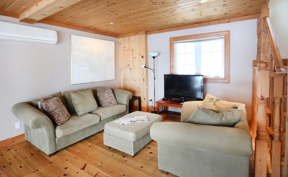 موسكوكا كوتيدج بيوتيفول ليك فيو غرفة معيشة