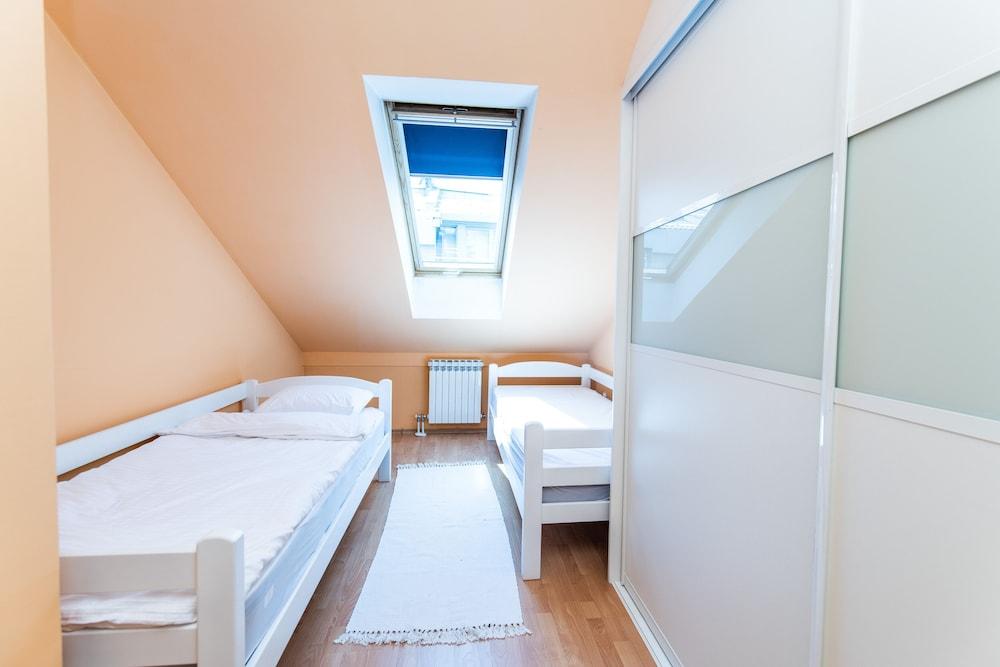 سبيشوس ديزاين لوفت إن بيوتيفول نيبرهود غرفة