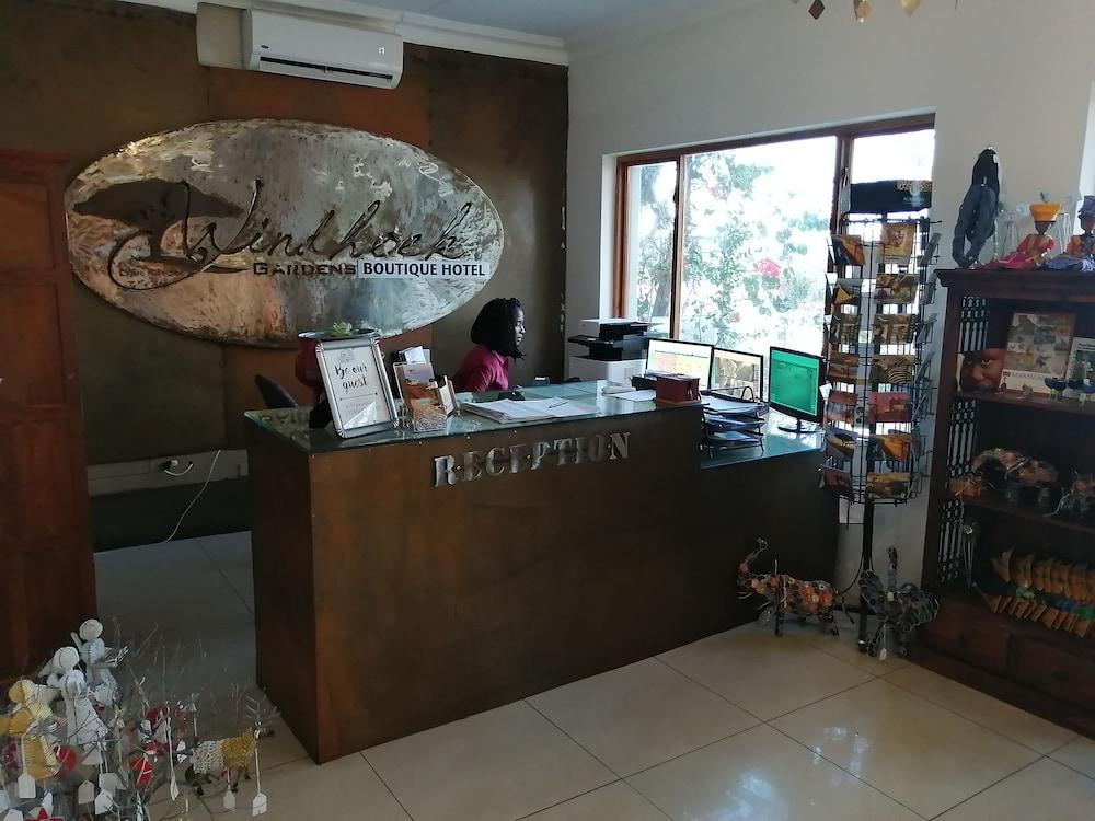ويندهوك جاردنز بوتيك هوتل منطقة الاستقبال