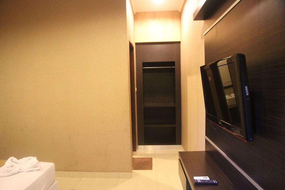 بومي أديتيا هوتل الصورة الأساسية