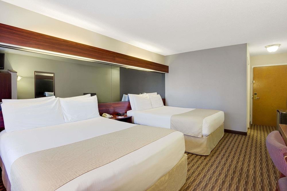 ميكروتيل إن باي ويندام مورفريزبورو غرفة