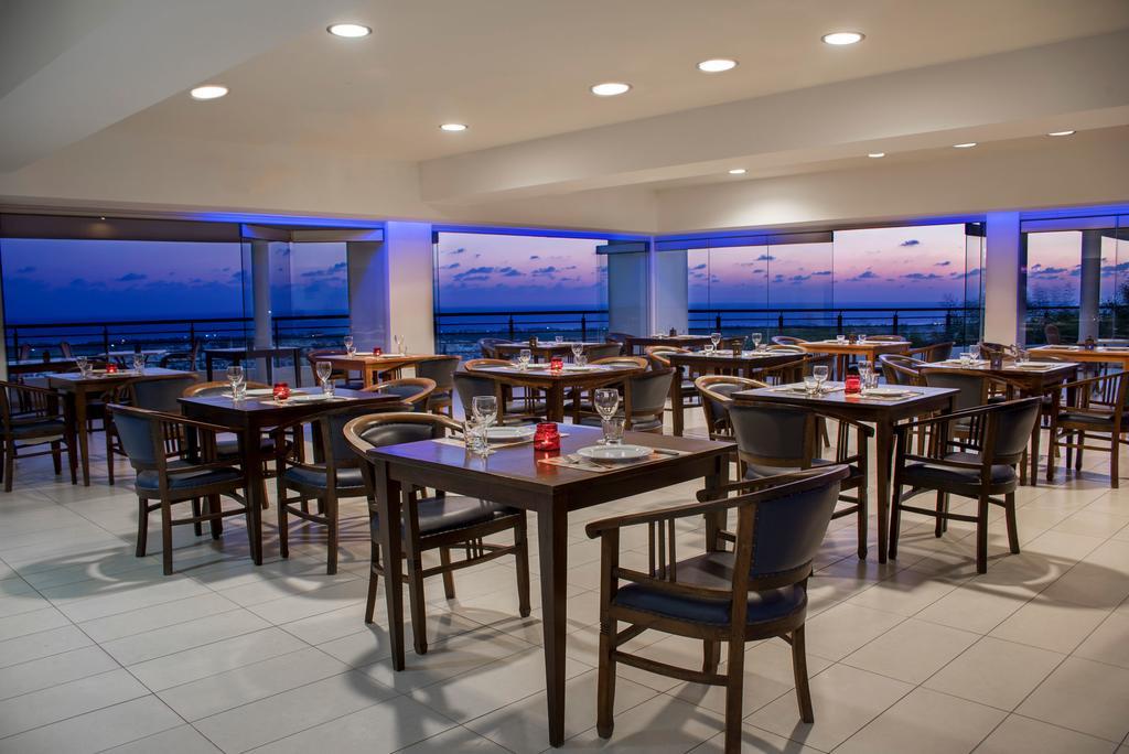 رويال بلو هوتل بافوس أخرى