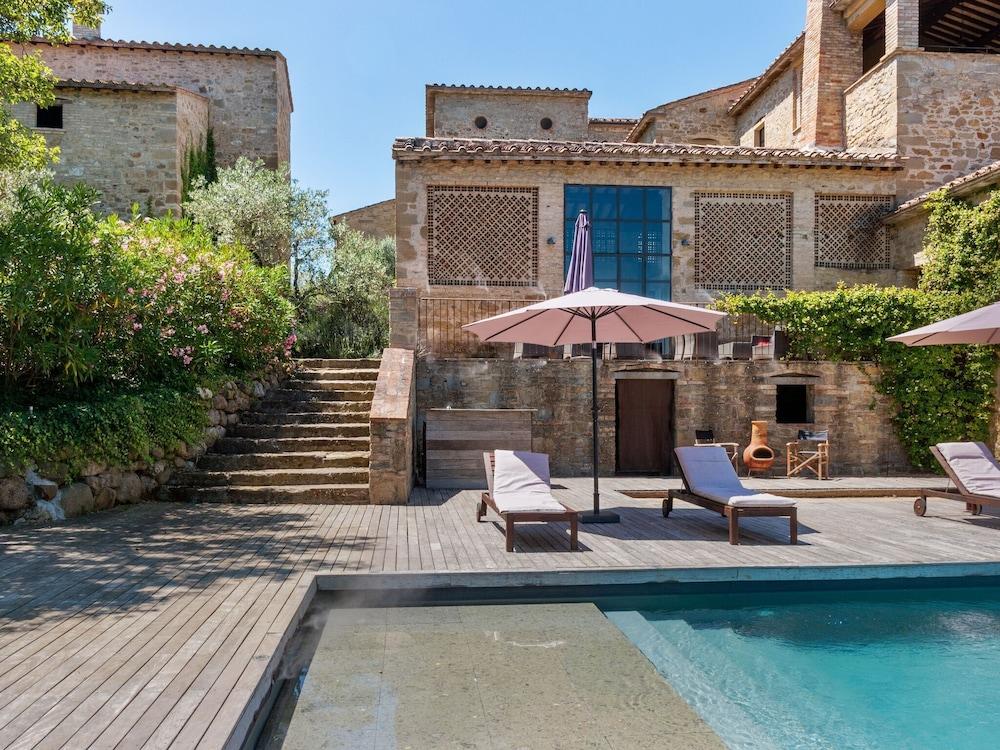 Rustic Apartment in Anghiari With Pool Exterior