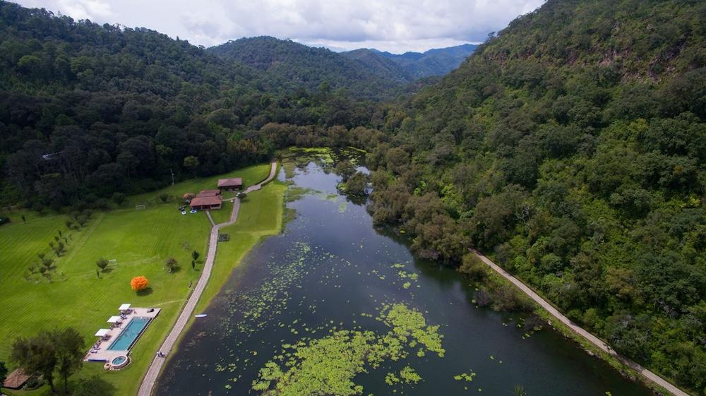 سييرا لاجو ريزورت آند سبا - بسعر شامل جميع الخدمات منظر من الجو