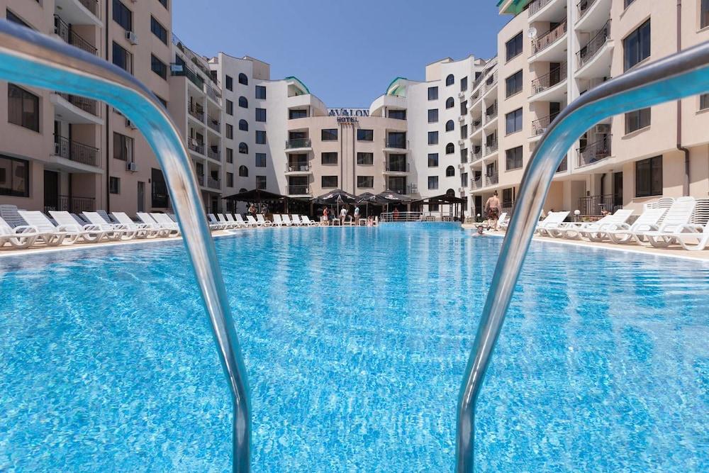 Studio with Pool View Outdoor Pool