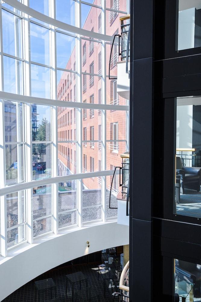 دورينت آن دين ويست فولن هالين دورتموند داخلي