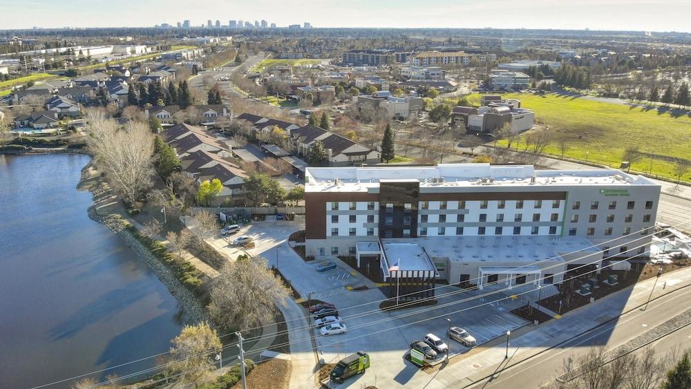 ويندام جاردن ساكرامينتو أيربورت ناتوماس منظر من الجو