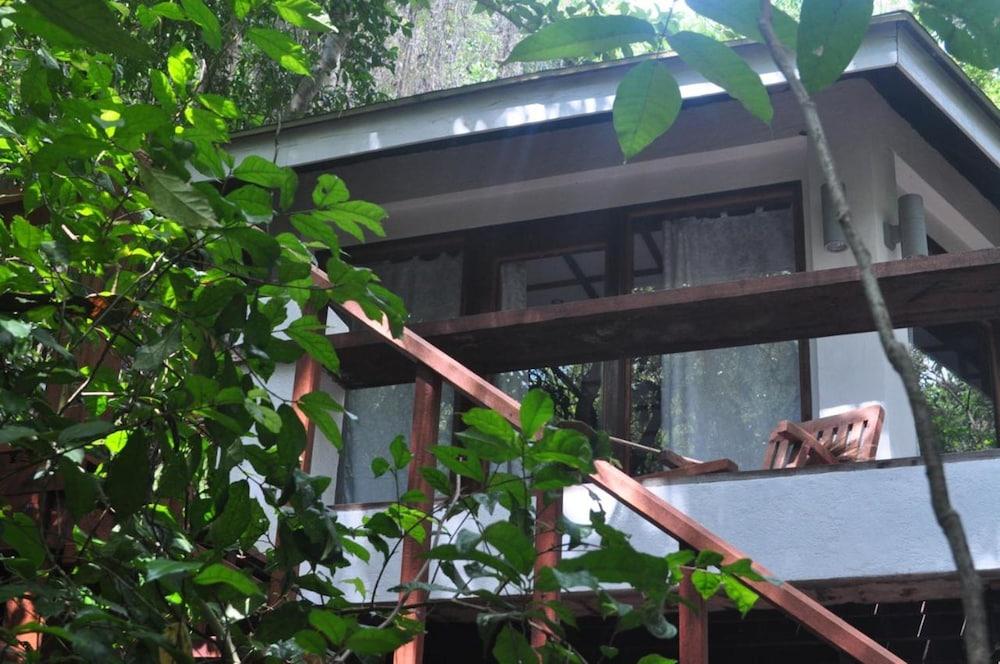 Dolarog Beach Resort Exterior