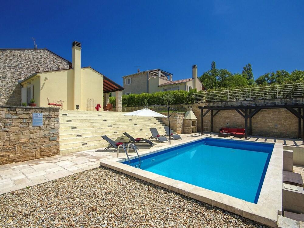 Detached Villa With Private Pool in a Wine Region Near the Beach Exterior