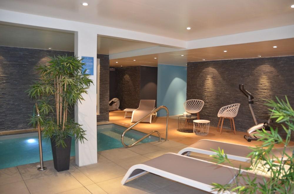 هوتل إى لى كلونز أوليرون حمام سباحة مغطى