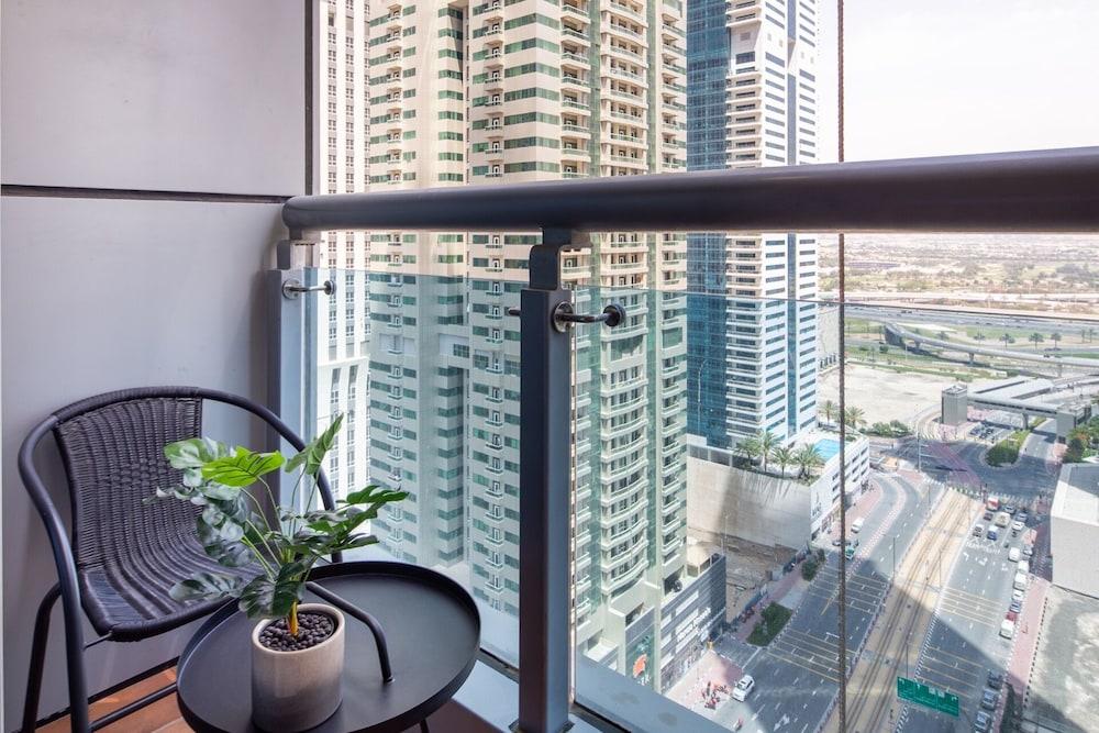 شقة فسيحة وأنيقة مكوّنة من غرفتَي نوم وإطلالات على البحر في مارينا! المنطقة المحيطة بالمنشأة