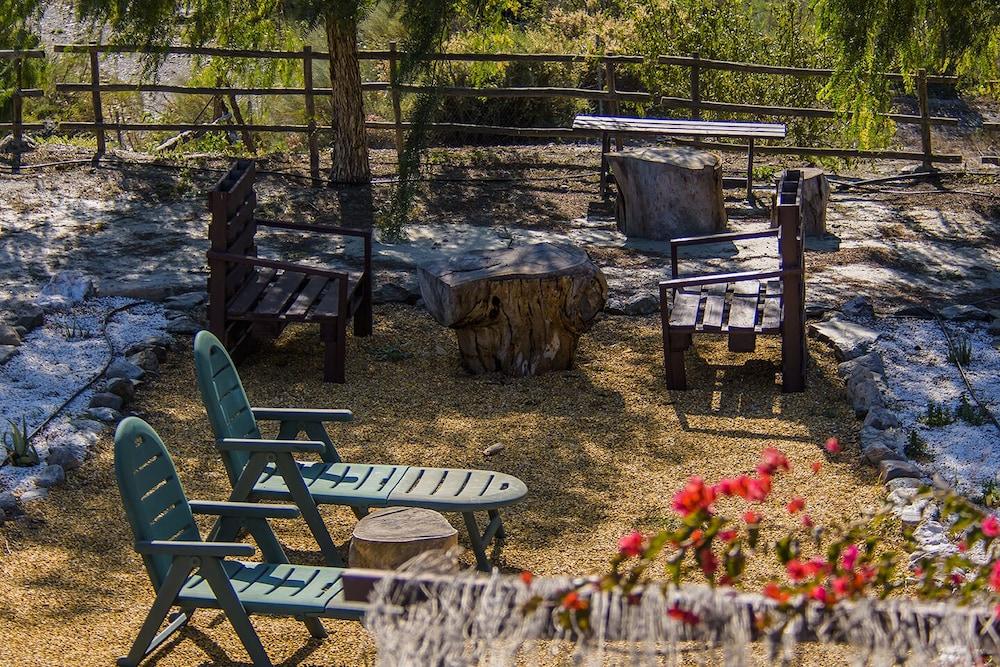 Cortijo 4 Elementos Property Grounds