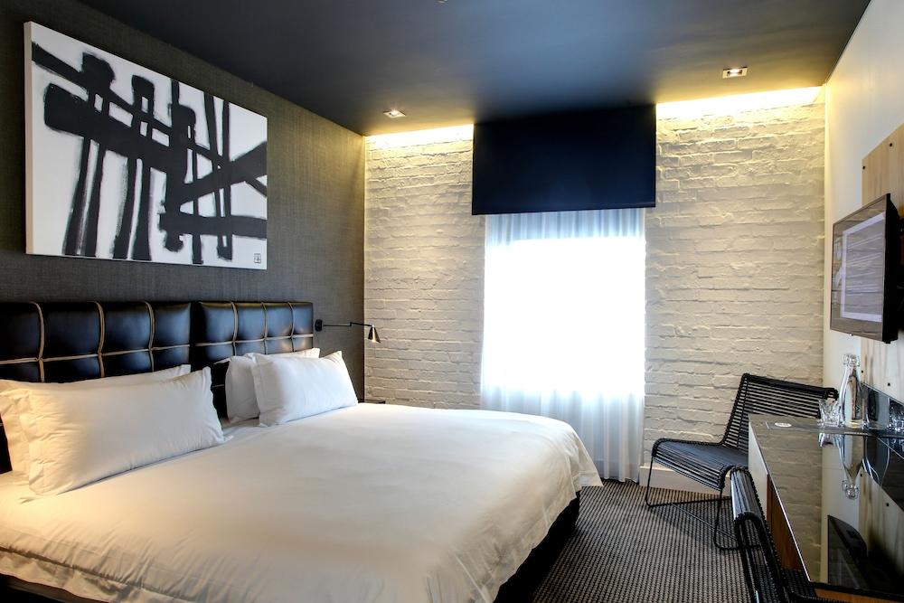 Century City Hotel Urban Square Room