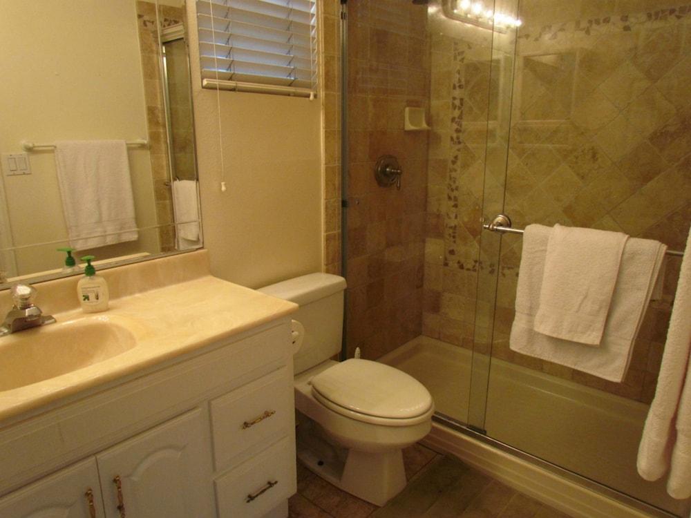 3 بد روومز دوبلكس ويذ أوشن فيو حمام