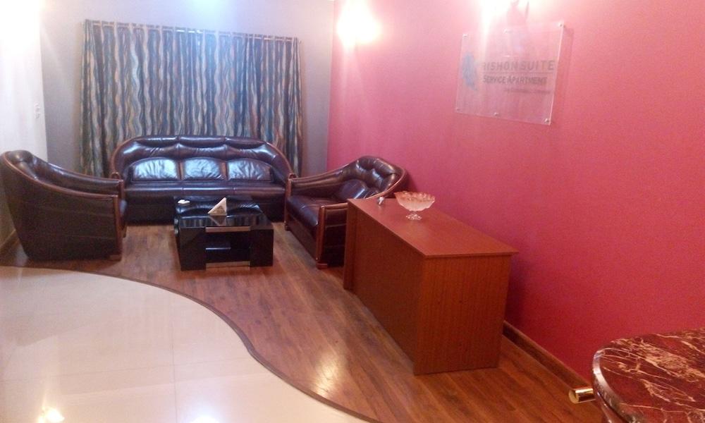 Rishon Suite Lobby Sitting Area