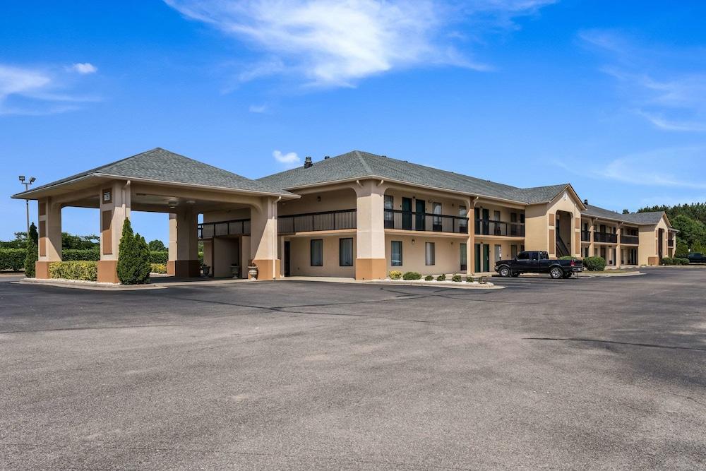 Quality Inn Battleboro Featured Image
