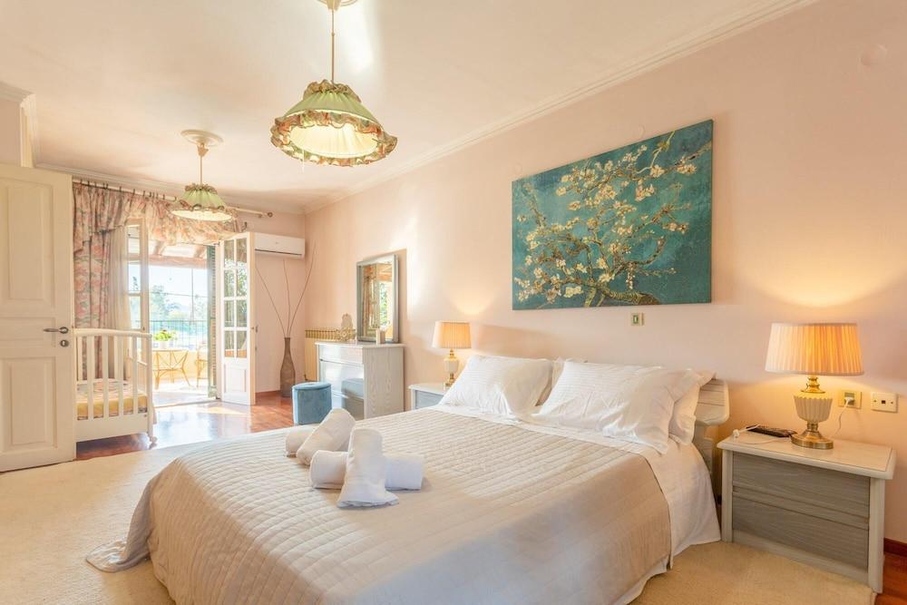 Villa Durrell Large Private Pool Walk to Beach A C Wifi - 2927 Room