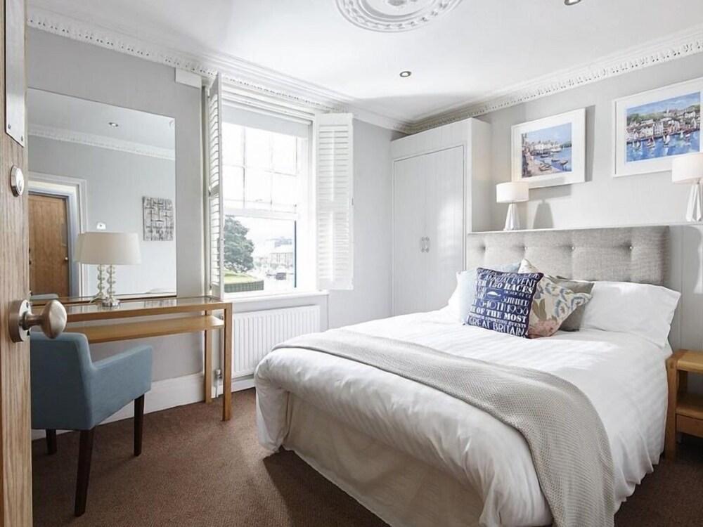Steam Packet Inn Room