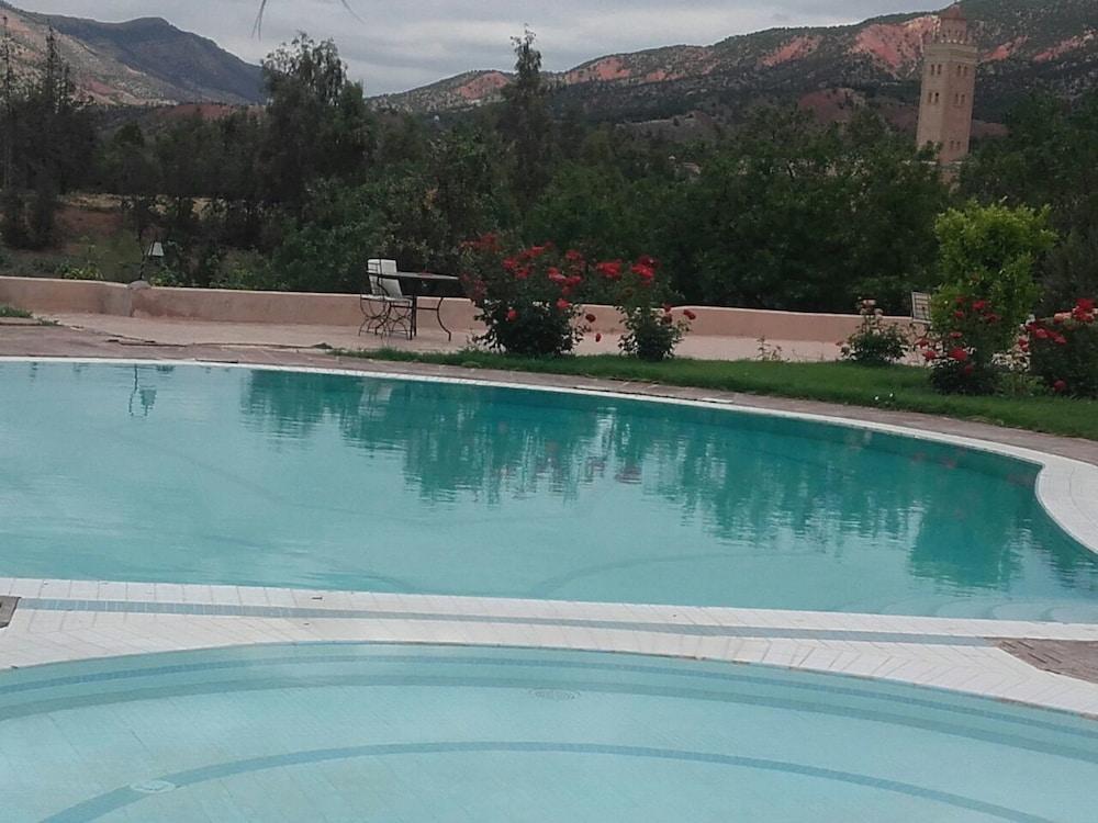Tatfi De L'atlas Outdoor Pool
