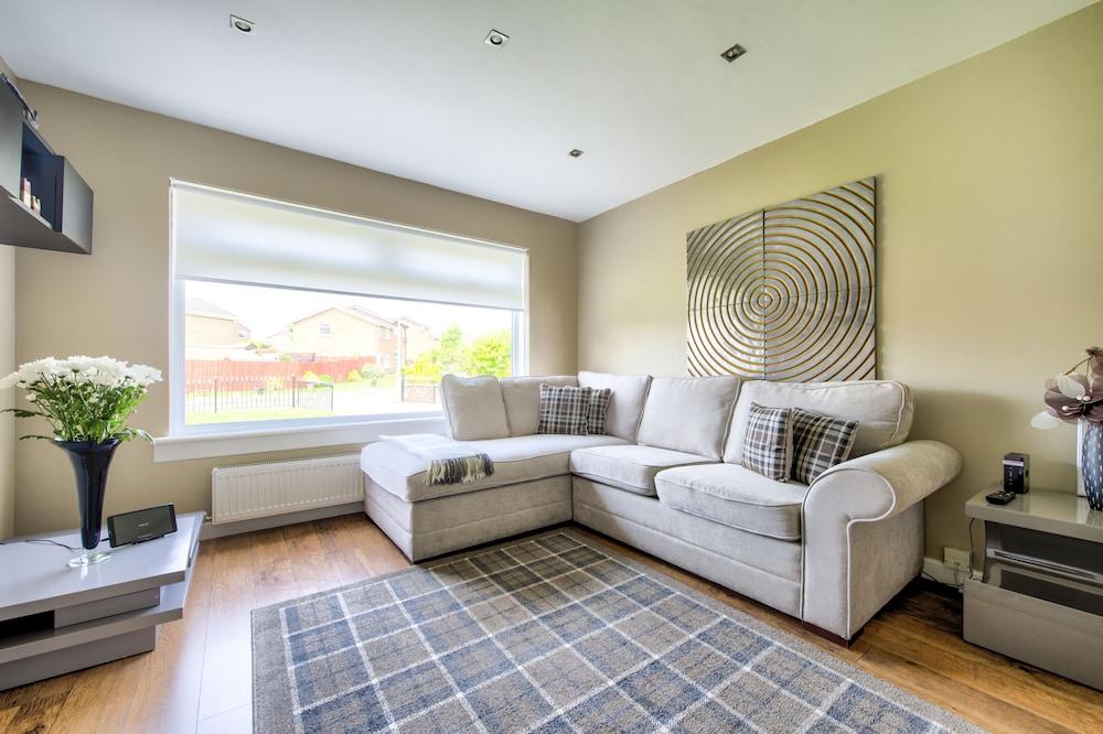 نمبر 17 سيرفيسد أبارتمنت