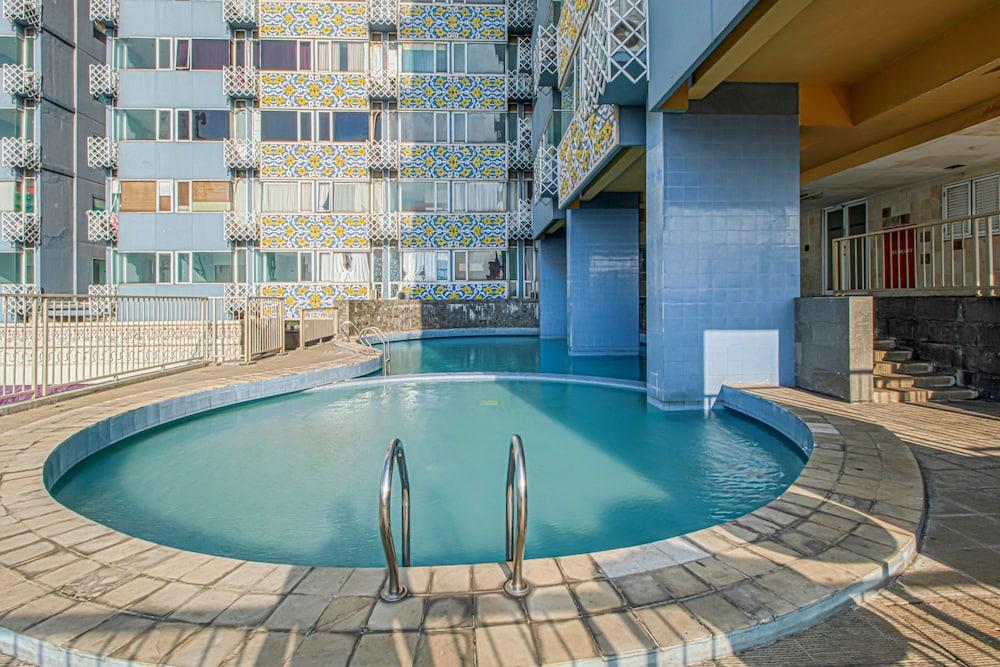 Sultan Premiere Sagara Outdoor Pool
