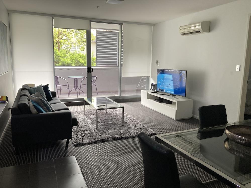 Wyndel Apartments - Miller Street