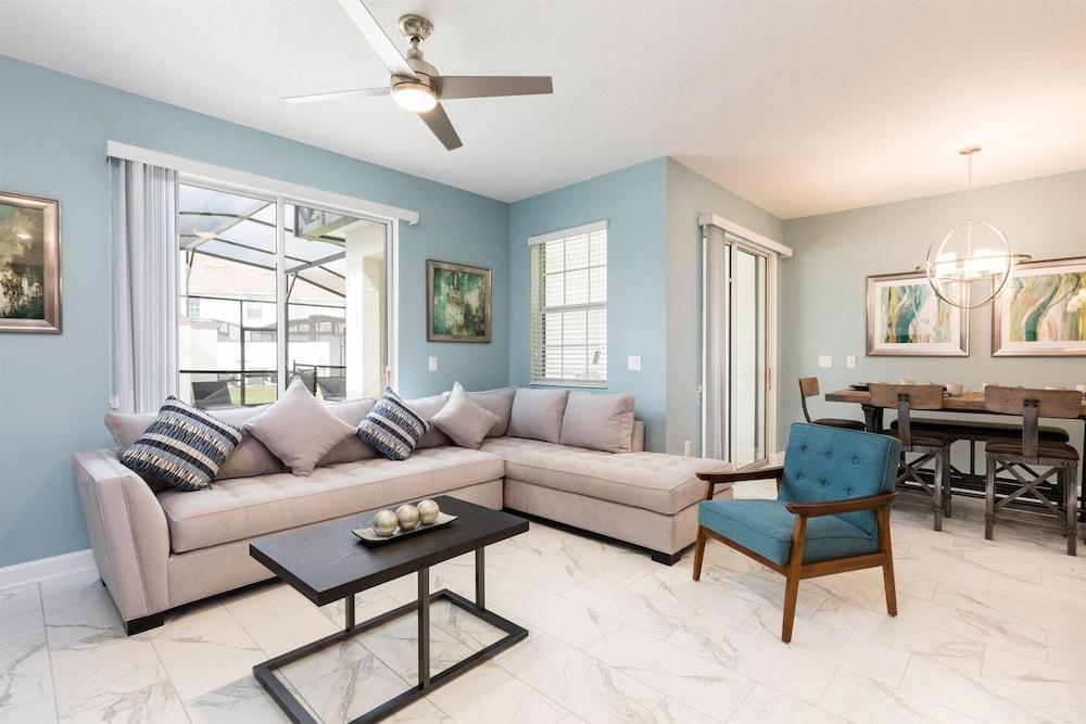 4 بد روم تاون هوم إن تشامبيونز جايت الصورة الأساسية