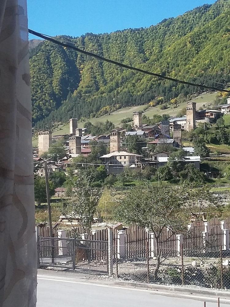 Manoni's Guesthouse Aerial View