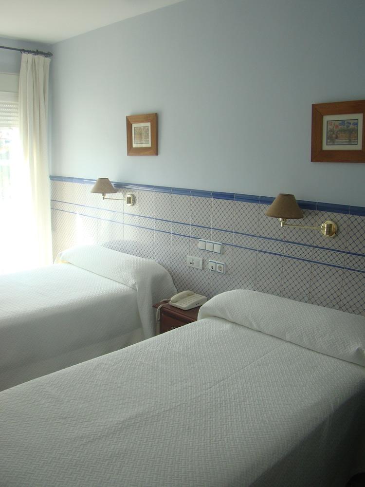 هوتل بوبديل غرفة