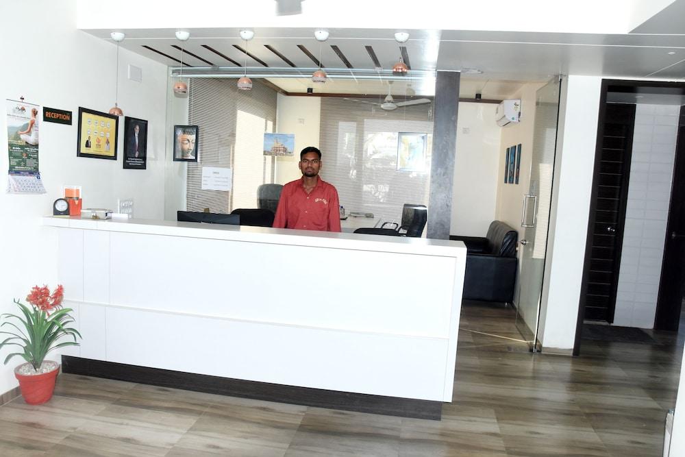 Gir Athiz Resort With Swimming Pool Reception