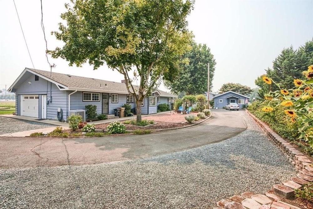 رايسينج هورس رانش ويذ أنليميتيد جولف المنطقة المحيطة بالمنشأة