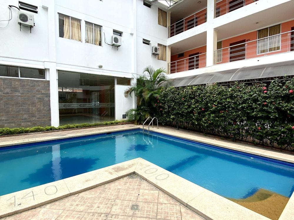 هوتل سينيرا