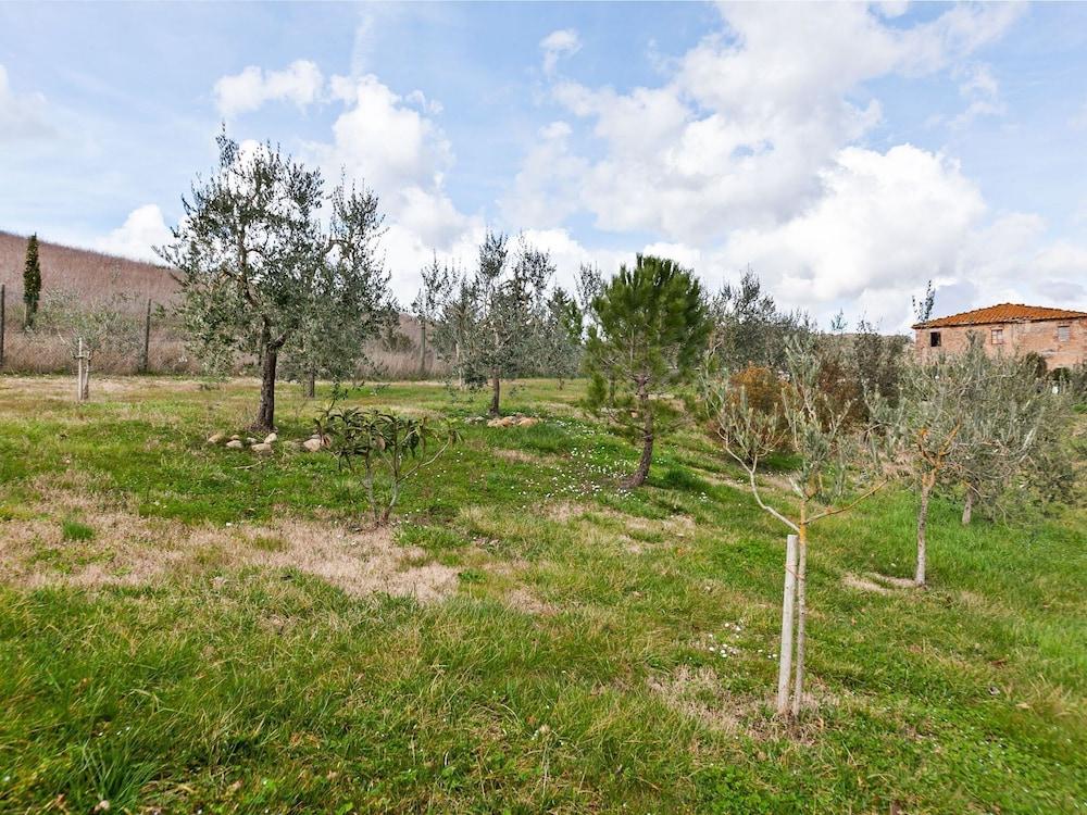 إينتيسينج هوليداي هوم إن تشياني ويذ سويمينج بول المنطقة الخارجية