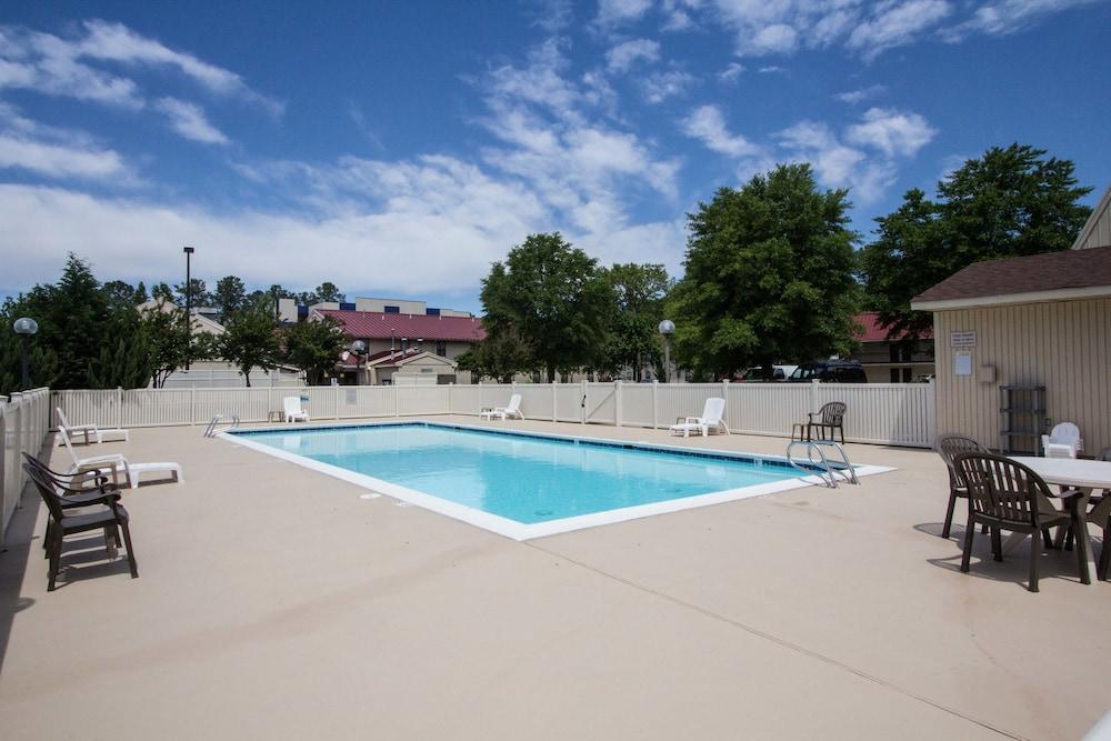 Mulberry Inn Waterslide