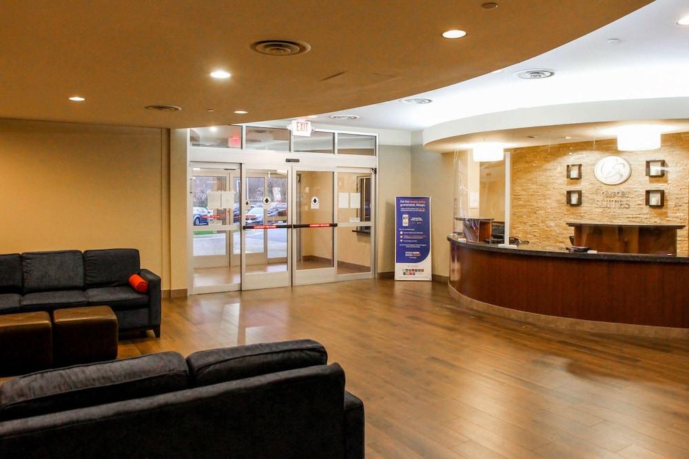 كومفرت سويتس آت فيرجينيا سنتر كومونس الردهة