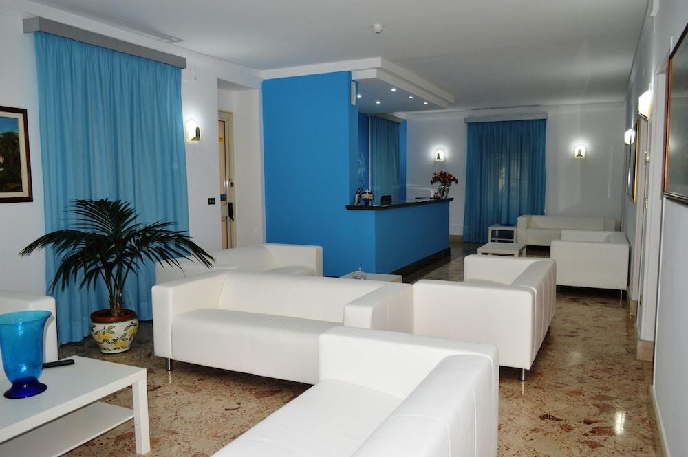 Albergo Delfino Lobby