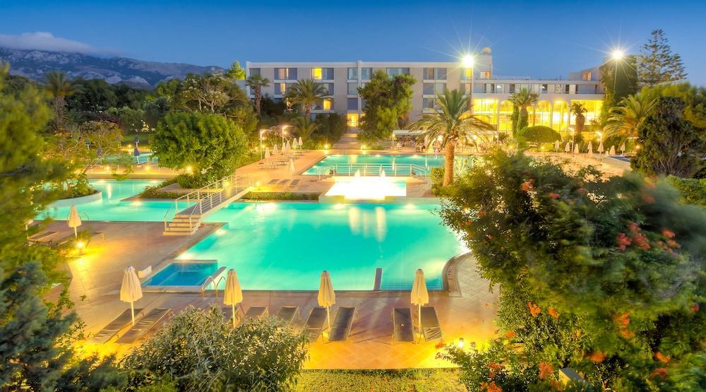 كارافيا بيتش هوتل آند بونجالوز - شامل جميع الخدمات منظر من الجو