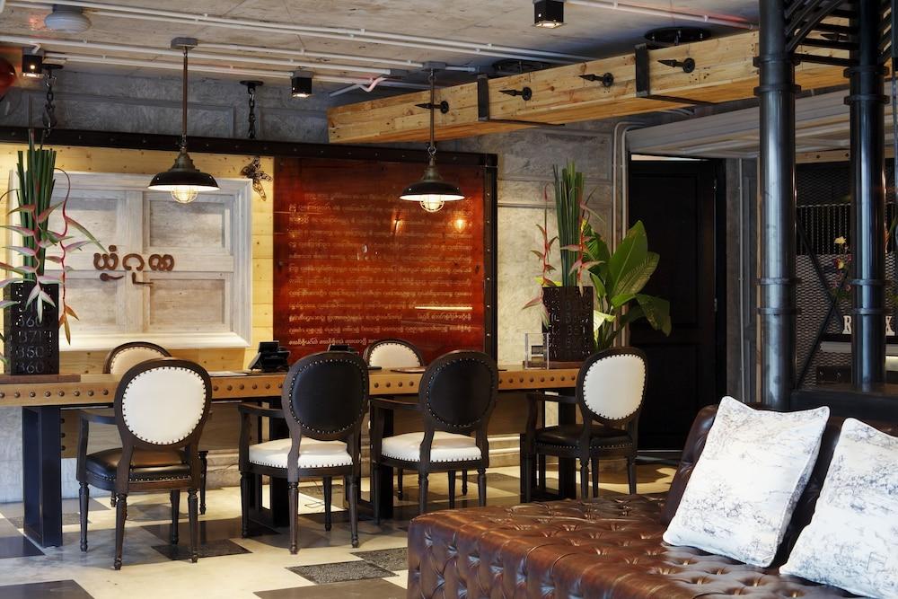 مودوس كوندو مينيام سويتس آند سيرفيست ريزيدنس منطقة الجلوس في الردهة