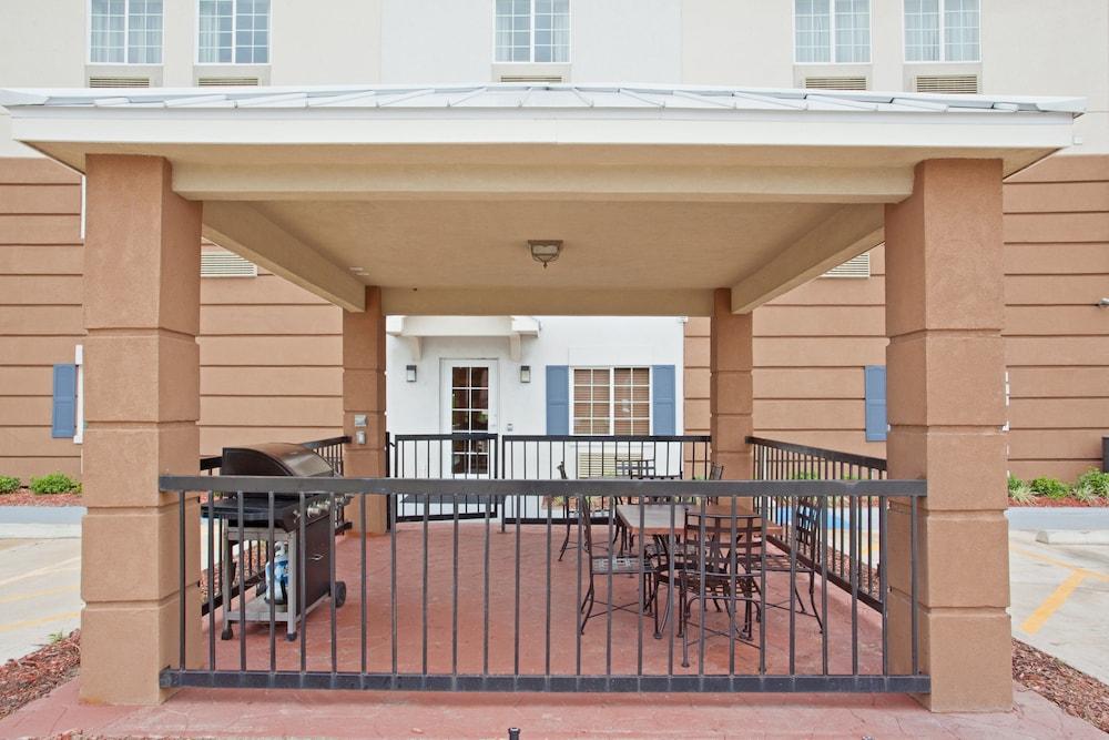 كاندلوود سويتس لا بورت باي آيتش جي منطقة شواء/نزهات