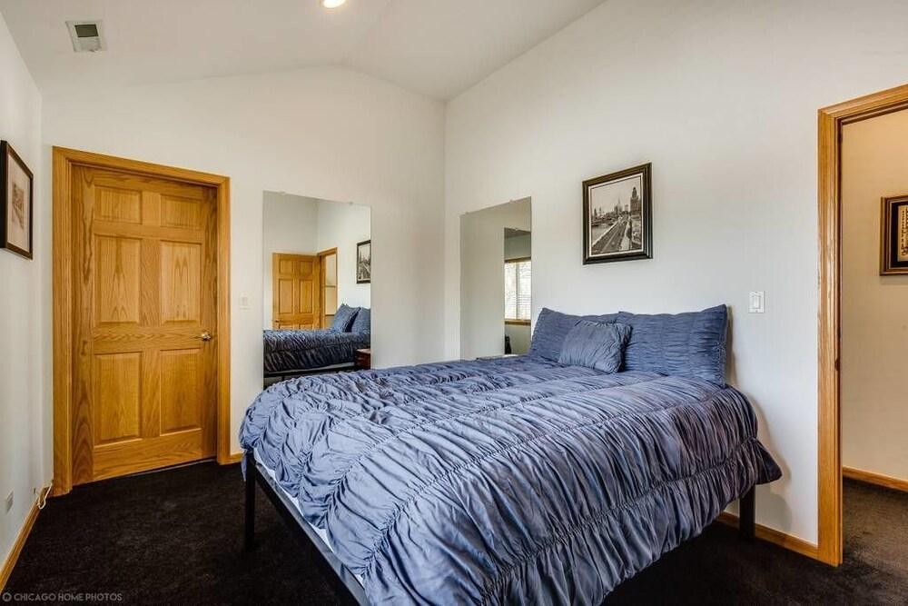 ذي إرفينج ماستر بيس نير ريجلي فيلد غرفة